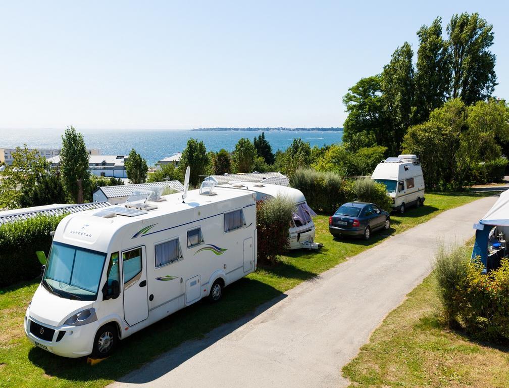 Отель Camping Les Sables Blancs Конкарно Экстерьер фото